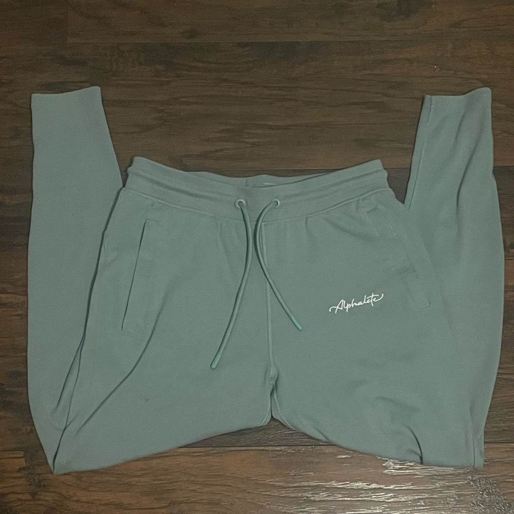 Alphalete Leggings